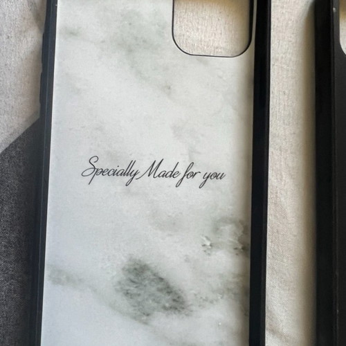 iPhone 11 Pro Max cases like new, pack of 4 with ring holder gift