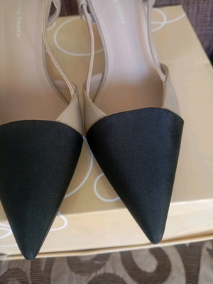 Slingback pumps beige - black like new, size 36