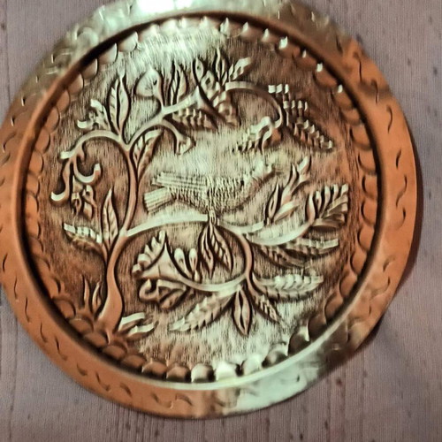 Brass plate used, diameter 28.5 cm
