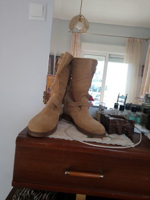 Leather boots beige like new, size 39