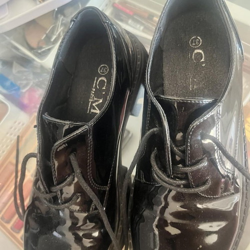 Loafers patent leather like new, size 37, black