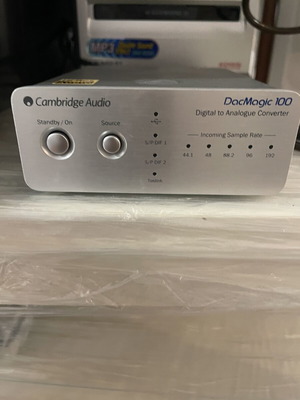 Cambridge Audio DacMagic 100 digital to analog converter σαν καινούργιο με κουτί και καλώδια