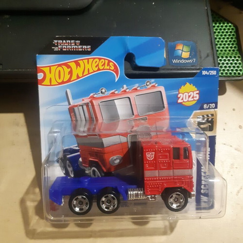 Hot Wheels Transformers pack of 2 Optimus Prime & Bumblebee
