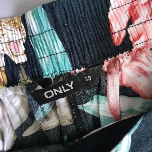 Only summer pants size 38 like new, black multicolor