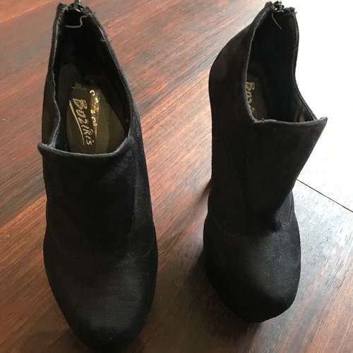 Black high-heeled booties like new, faux suede, size 36-36.5