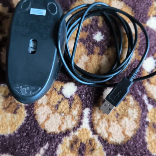 HP wired mouse used
