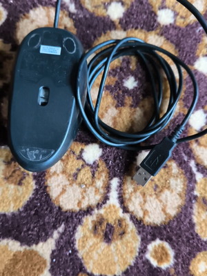 HP wired mouse used