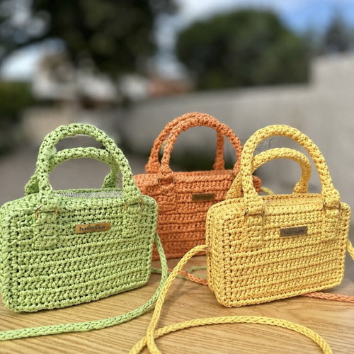 Handmade straw shoulder bag yellow