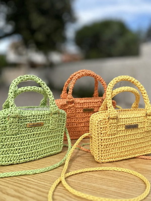 Handmade straw shoulder bag yellow