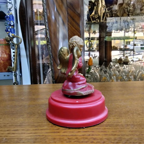 Musical figurine like new with Nativity theme