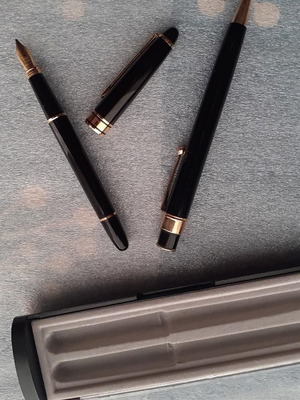 Pen and fountain pen set like new