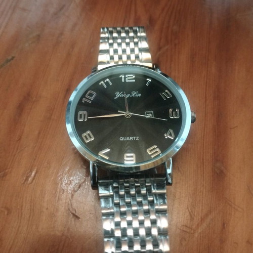 Quartz watch unused unworn silver men's