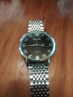Quartz watch unused unworn silver men's