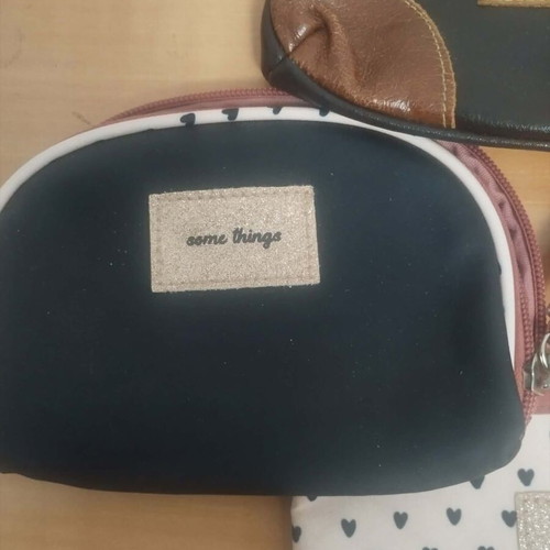 Women's bags used, pack of 4 in various colors