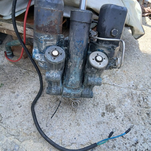 Power Trim Yamaha 115 to 150 IP used, excellent condition