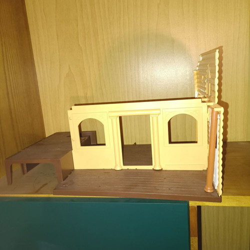 Open wooden dollhouse like new