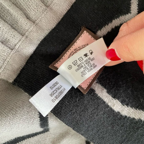 Juicy Couture set with scarf, gloves and hat like new