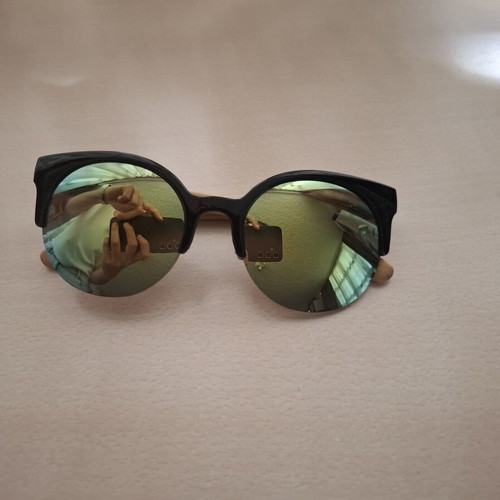 Unisex sunglasses with mirror lenses