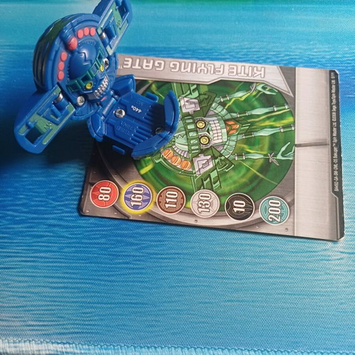 Bakugan figure set used with battle cards Aquos El Condor and Pyrus Aranaut