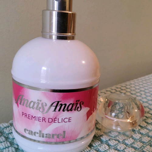 Cacharel Anaïs Anaïs Premier Delice 50ml women's perfume like new