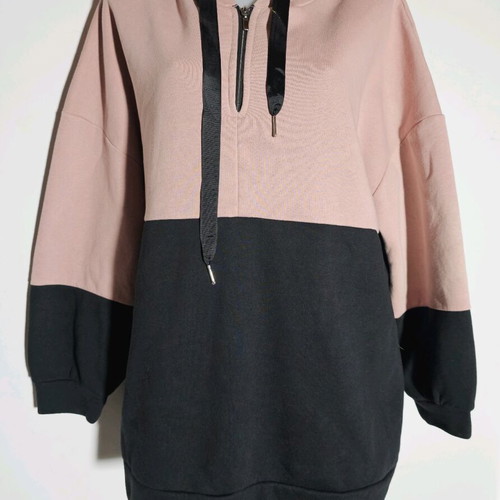 Hooded sweater like new, very soft, size M