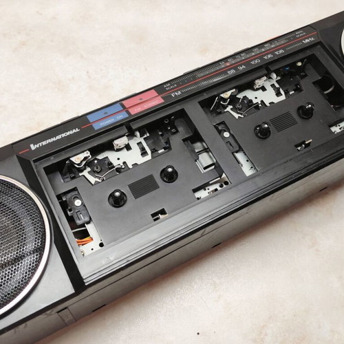 International AK-21 Vintage Boombox used, dual cassette radio 90s