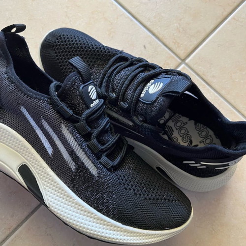 Adidas athletic shoes new, black, size 39
