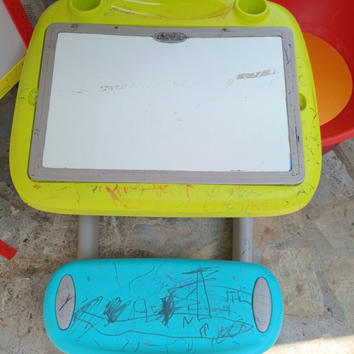 Children's chair, double-sided board, table and baby desk used