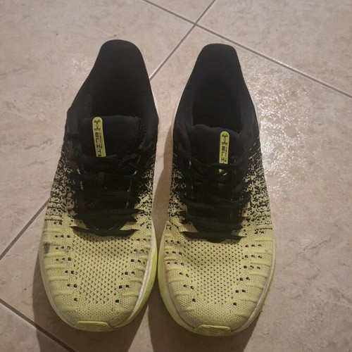 Παπούτσια Under Armour Infinite Elite σαν καινούργιο, αθλητικά, μέγεθος 44, κίτρινα