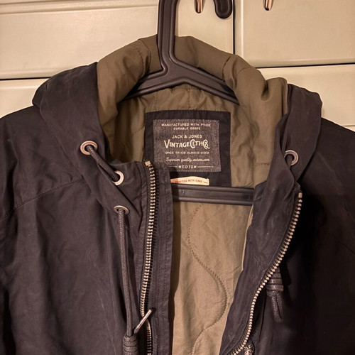 Jack & Jones jacket size M black with hood like new