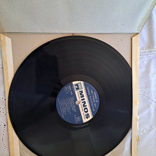 Vinyl records new, over 1000 Greek and foreign singers