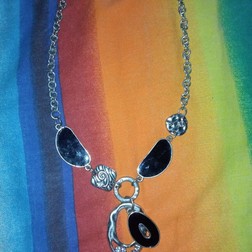 Heavy necklace used with 46cm chain diameter