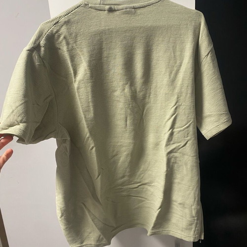 Pull&Bear T-shirt size S like new, light green color
