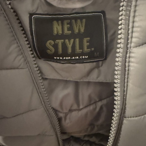 Sleeveless jacket gray with removable hood, used, size M