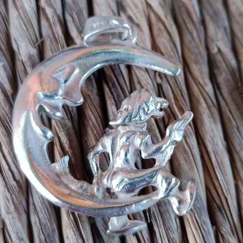 Silver 925 pendant with witch and broom like new, Apefton