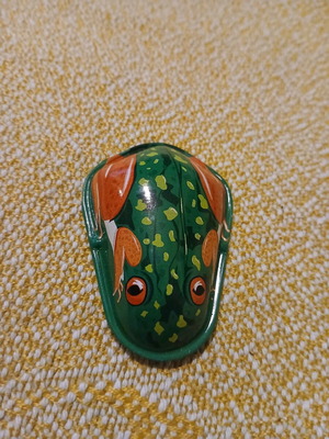 Frog toy with tin sound new children's toy