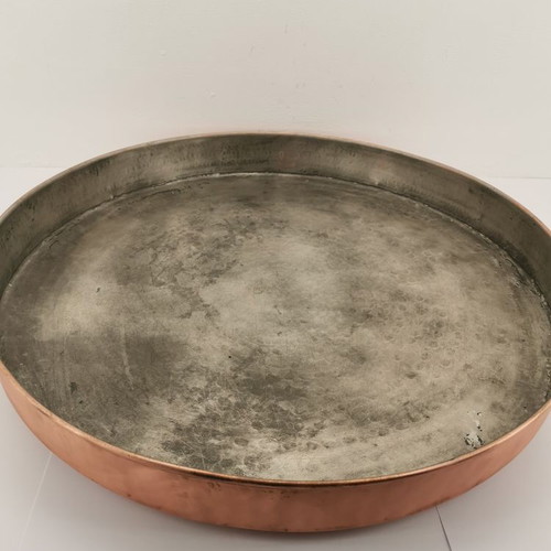 Copper tray used for bread distribution, vintage 1962