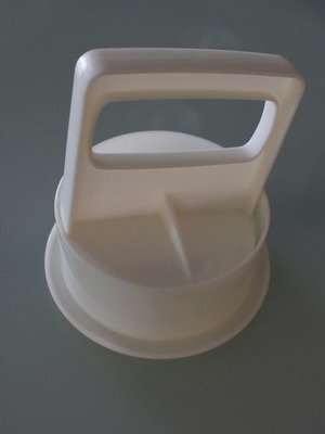 Tupperware burger press used, diameter 9cm