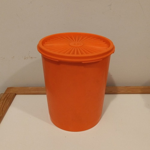 Tupperware canister vintage orange servalier maxi 809-7 used