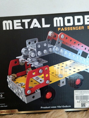 METAL TRUCK MODELING 160 PIECES