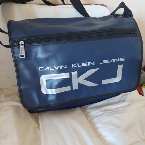 Calvin Klein messenger bag like new, dark blue crossbody
