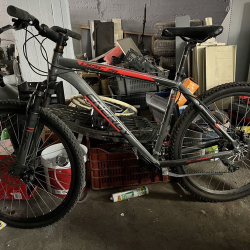 Energy mountain bike like new, 26 inch, disc brakes, front suspension