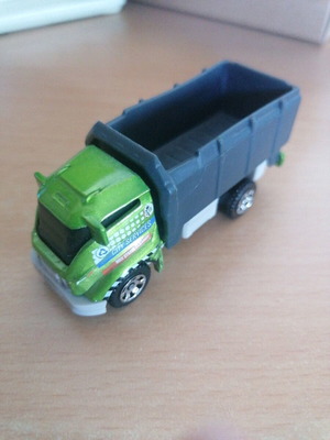 Matchbox tilt n tip