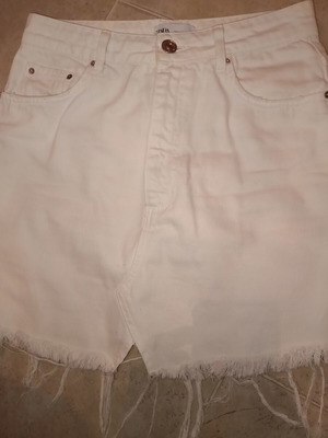 Zara denim skirt medium white like new, high waist slim fit