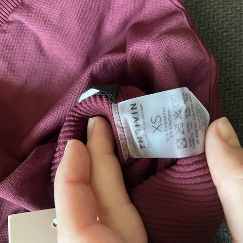 Thrivin Elevate Sculpting Mid Waist Scrunch Shorts new XS Merlot