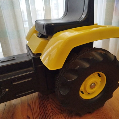 Dolu Excavator yellow like new with stickers