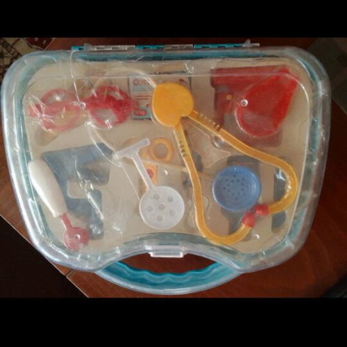 Doctor kit suitcase with 14 pieces, in good condition
