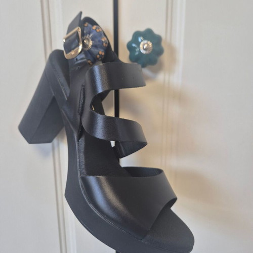 Ragazza leather sandals size 40, new, black, platform heels