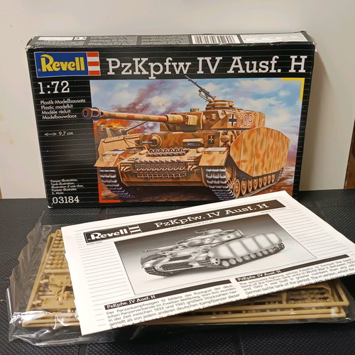 Pzkpfw IV Ausf. H 1:72 tank model kit new by Revell