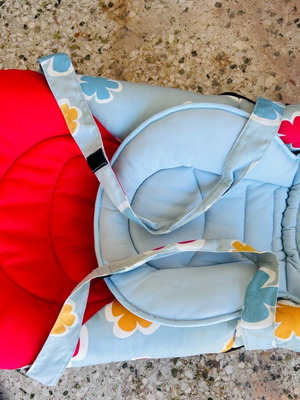 Chicco baby relax seat with straps for carrying